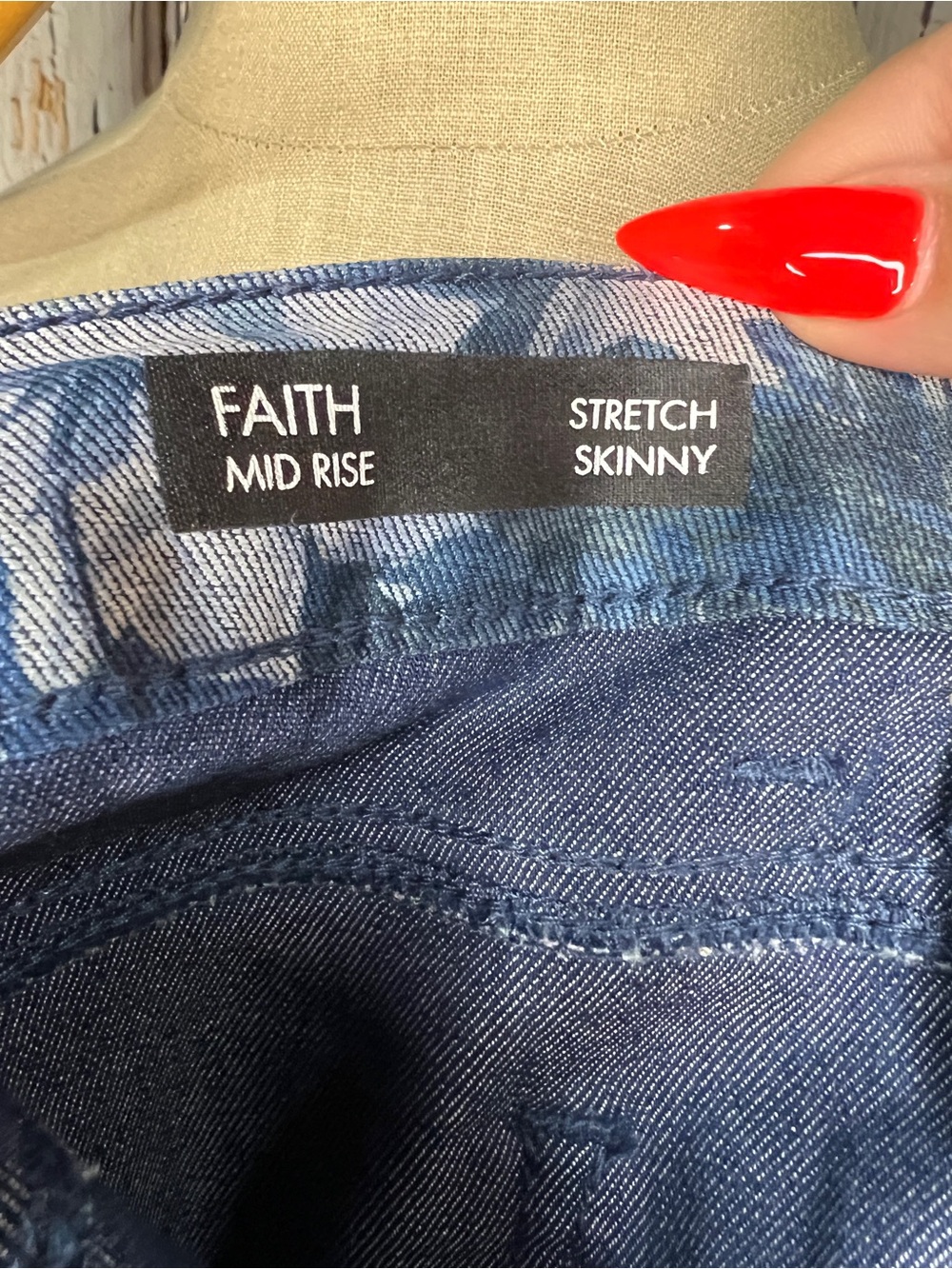 UNIQUE Buffalo David Bitton Blue Floral Skinny Jeans - Picture 8 of 8